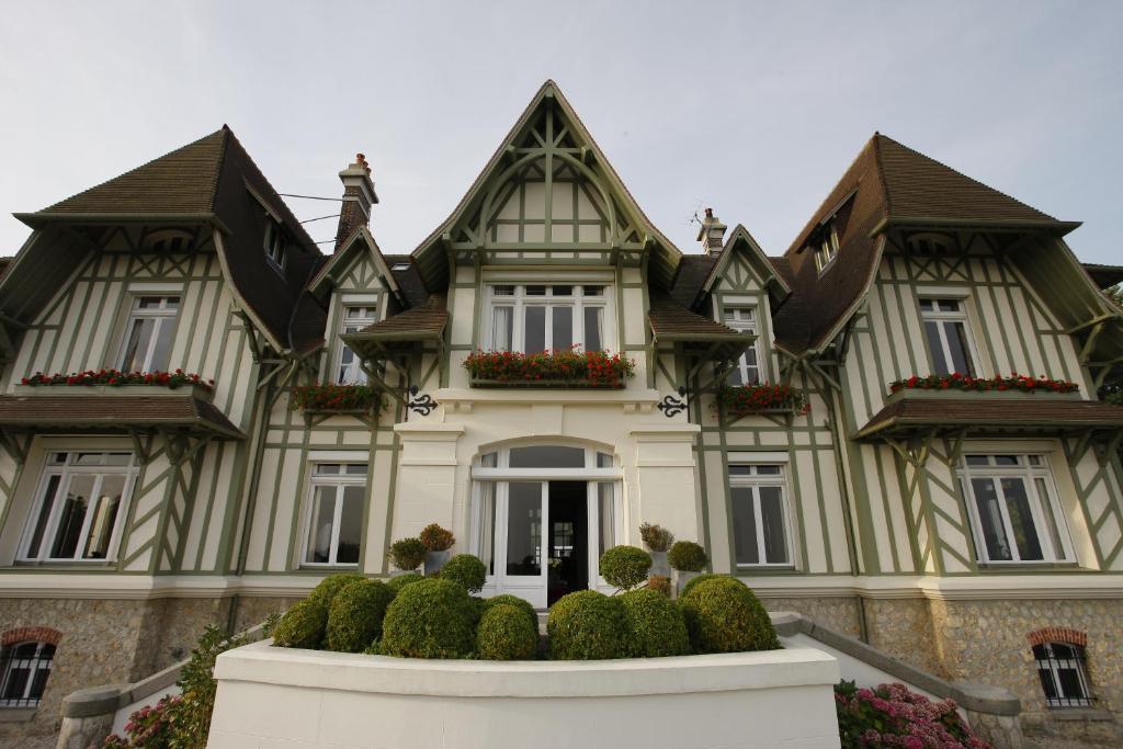 לינה וארוחת בוקר דוביל Manoir De Benerville מראה חיצוני תמונה