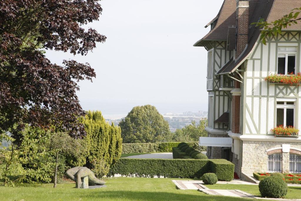לינה וארוחת בוקר דוביל Manoir De Benerville מראה חיצוני תמונה