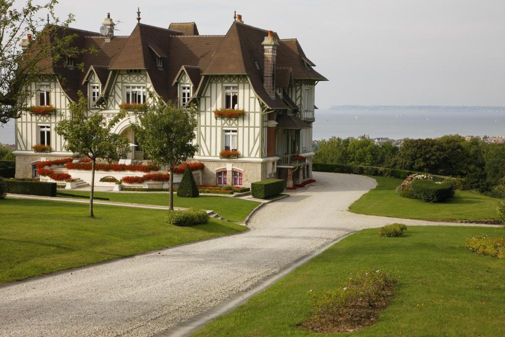 לינה וארוחת בוקר דוביל Manoir De Benerville מראה חיצוני תמונה
