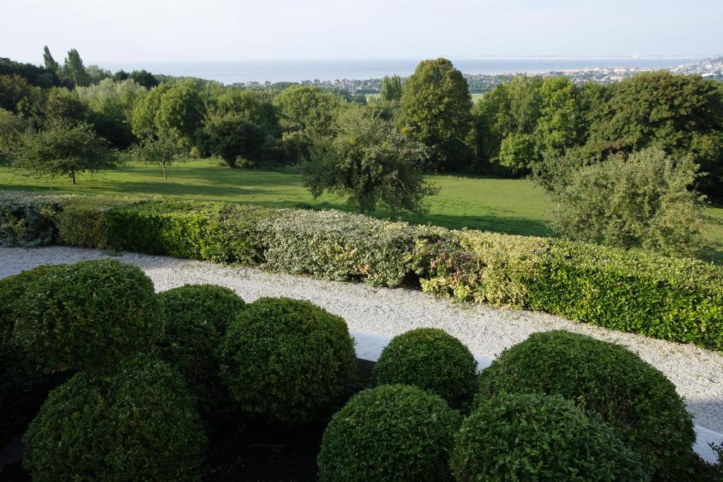 לינה וארוחת בוקר דוביל Manoir De Benerville מראה חיצוני תמונה