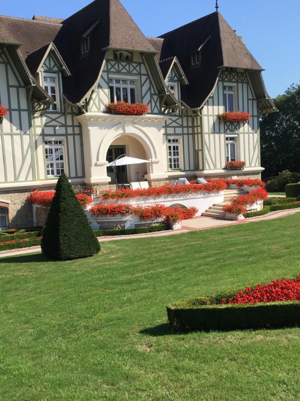 לינה וארוחת בוקר דוביל Manoir De Benerville מראה חיצוני תמונה